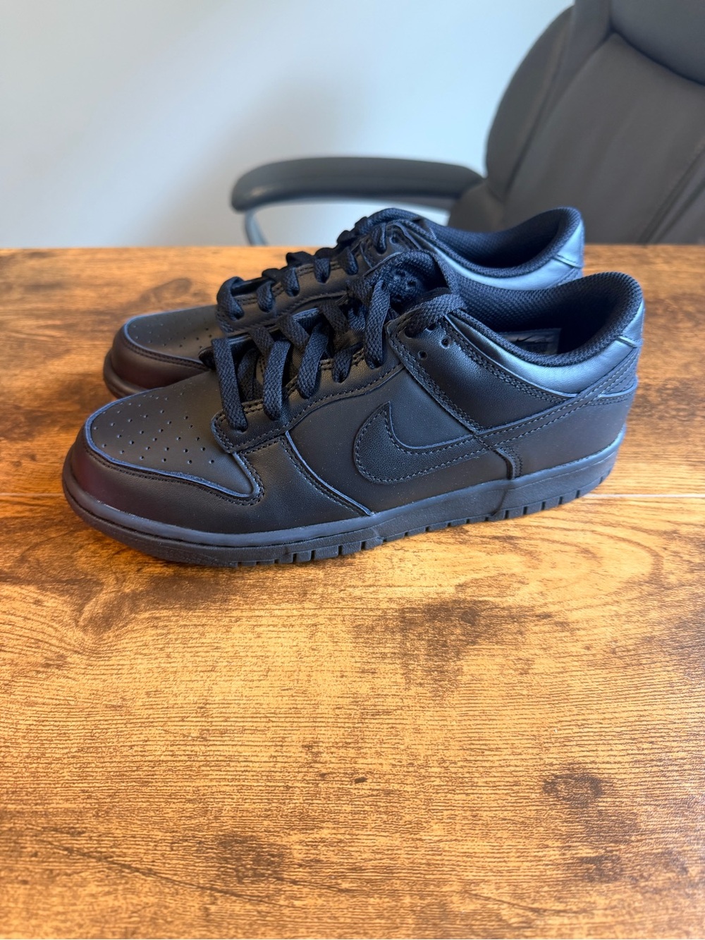 Men’s Nike Dunk Low Low-Top Sneakers 6.5Y/8W